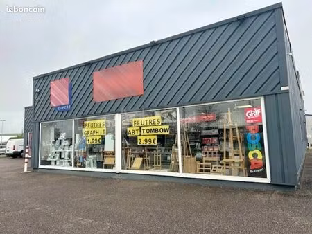 local commercial 319 m²