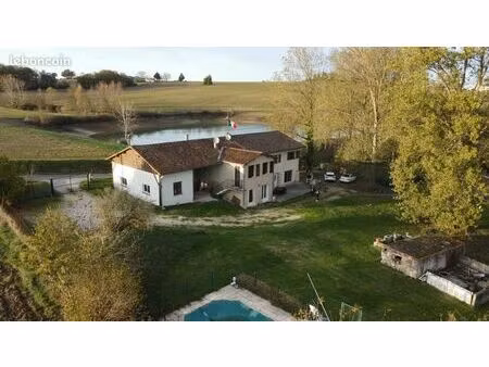 propriété 7 pièces 245 m²