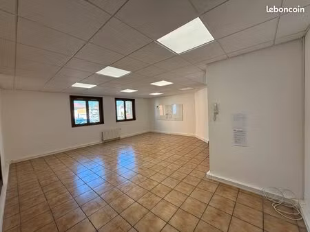 local pro 42 m² – rdc pmr – clim + charges incluses (dont elec et chauffage) – maxéville