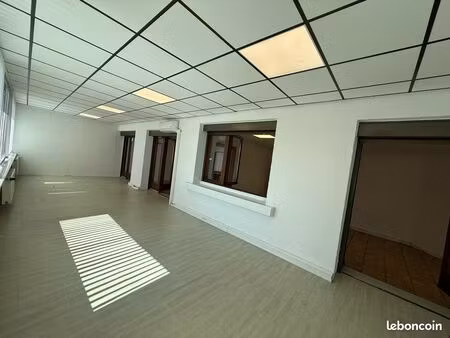 local pro 86 m² – rdc pmr – clim + toutes charges incluses(donc électricité et chauffage) 