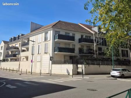 charmant duplex 4 pièces dernier étage lumineux avec 3 chambres à l'étage