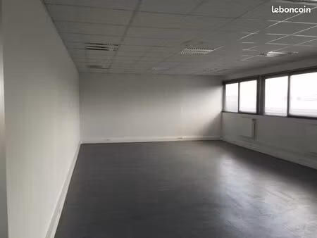 local industriel 1 145 m²