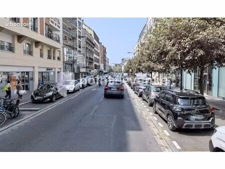 local commercial 183 m²