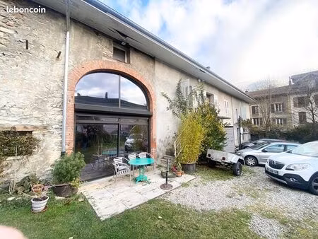 propriété 10 pièces 330 m²