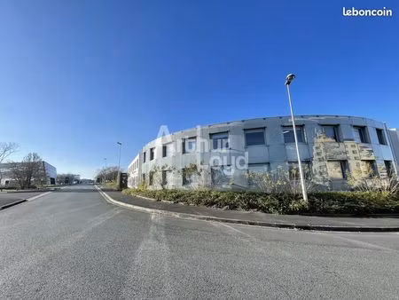 bureaux 554 m² chasseneuil du poitou