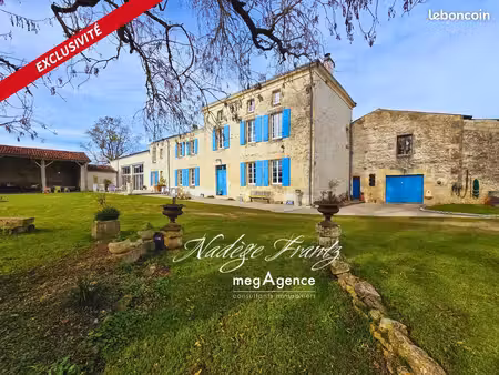 maison 7 pièces 371 m²