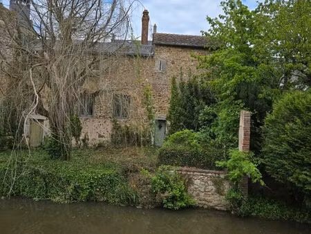 a rénover  en plein cœur de ville