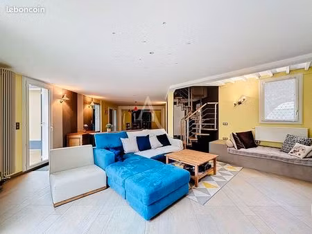 maison 5 pièces 214 m²