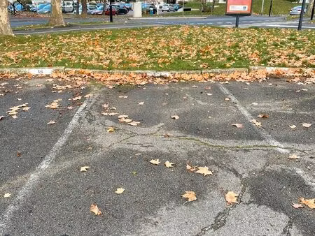 parking extérieur à vendre