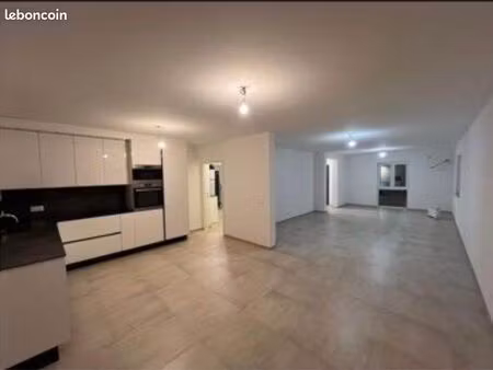 loue belle et grande maison de 2023