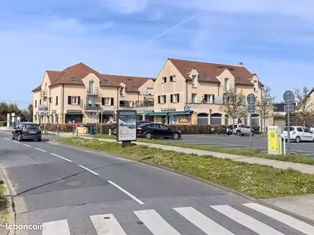 boutique 130 m² villejust