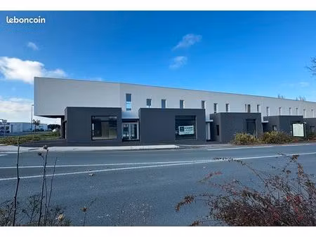 local commercial 136 m² rochefort