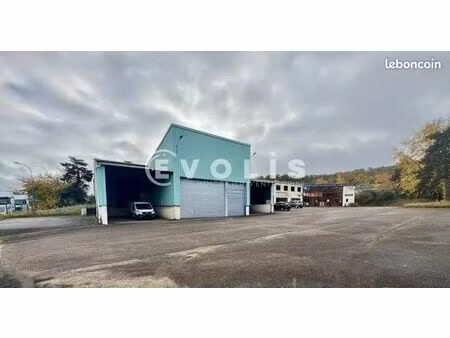 local d'activité 2 820 m²