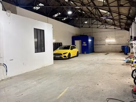 local 200 m² rochefort