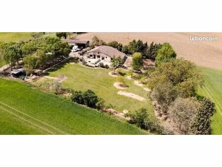 maison de campagne avec gite a mauvezin