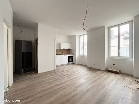 immeuble 136 m² casteljaloux