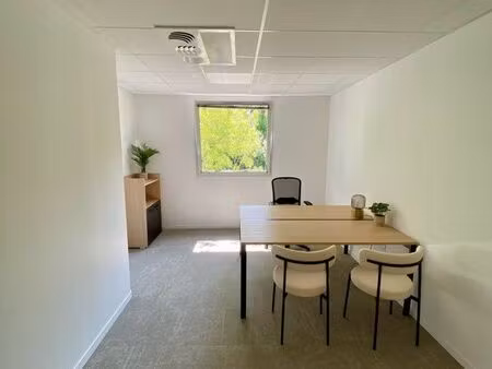bureau individuel meublé 15m2