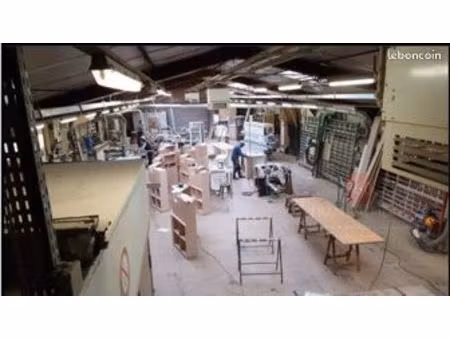 mobilier 600 m² évry-courcouronnes