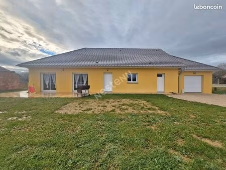 villa 4 pièces 137 m²