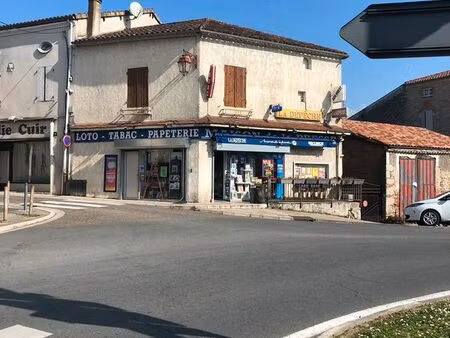 local commercial de 60m² + cave + bureau à casseneuil avenue principale