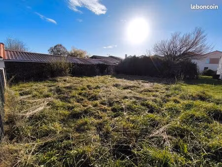 divatte sur loire - batiment a renover en habitation - parcelle de 430 m²