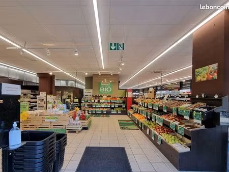 boutique 655 m² louveciennes