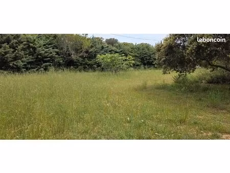 terrain 1 150 m² cucuron