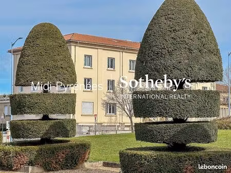 bureaux 4564 m² castres