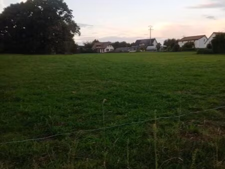 terrain 648 m² les trois pierres