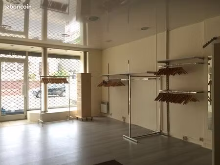 local commercial 70 m2 bien situé