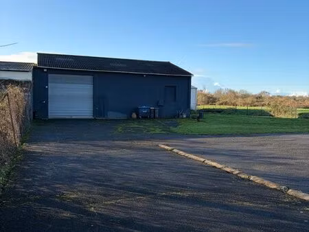 av terrain bâtiments parking