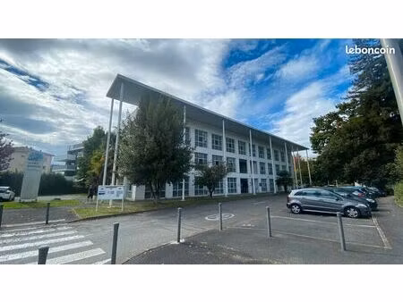 bureaux 201 m²