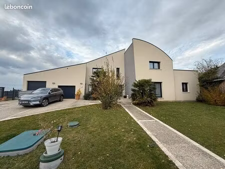 maison 8 pièces 270 m²