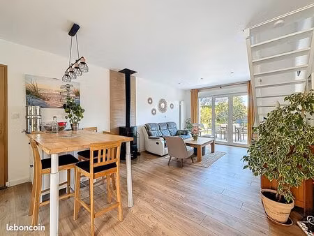 charmante maison rénovée  les plages et commerces à pied