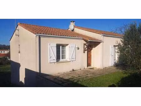 vente maison à fontenay-le-comte (85200) : à vendre / 92m² fontenay-le-comte