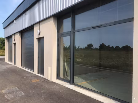 local d'activite de 64m2