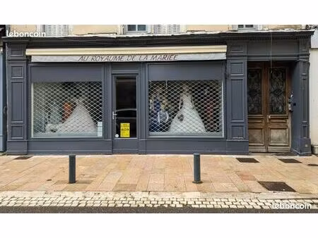 local commercial 65m² environ