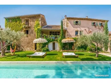 maison 10 pièces 300 m²