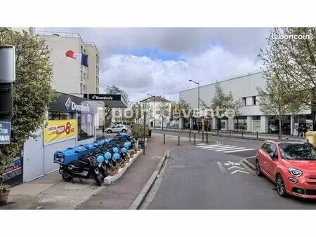 local commercial 83 m²