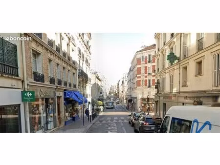 boutique 85 m² st mande