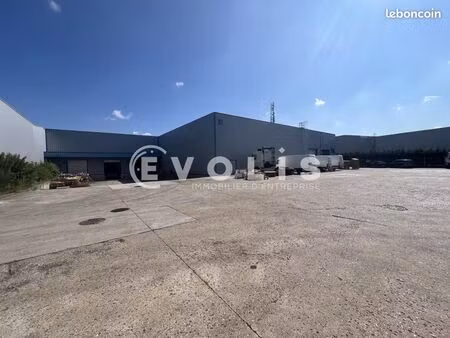 local industriel 3 300 m²