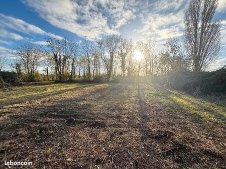 terrain 704 m² bessines