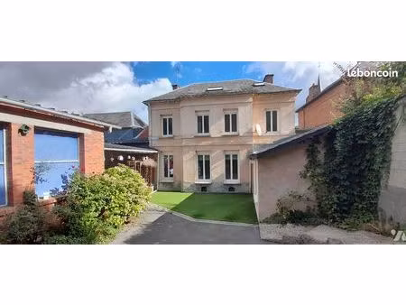 maison 7 pièces 200 m²