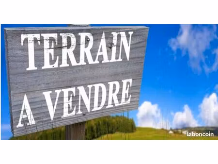 terrain à 1 km du bourg