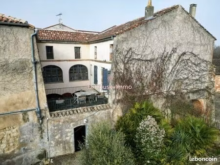 immeuble 14 pièces 560 m²