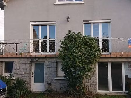 maison dans bourg r+2 avec grand terrain