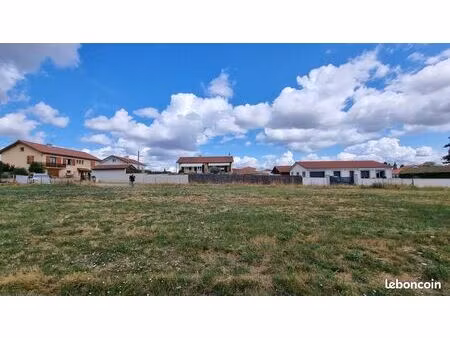 terrain 385 m2 à montbrison
