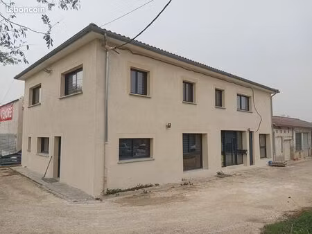 entrepôts et bureaux professionnels