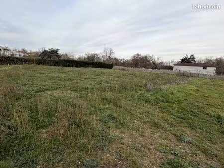 terrain 892 m² poncins