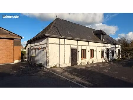 belle longère spacieuse avec jardin  parking et grand bâtiment